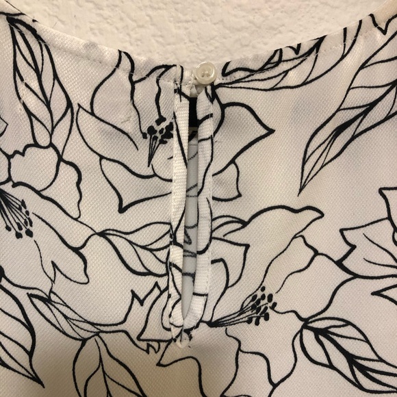 14th and Union Floral Tank Top - Picture 3 of 5